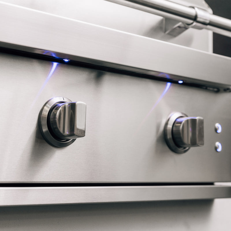 Backlit control knobs and interior lights make nighttime grilling easier and safer, with instant visibility across the whole cook surface.