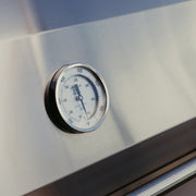 Front‑mounted temperature gauge lets you monitor grill temps at a glance, helping you hit target zones for low‑and‑slow or high‑heat searing.