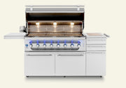 Powerful interior lights and glowing control knobs keep you in full command after dark, turning evening cookouts into effortless events.