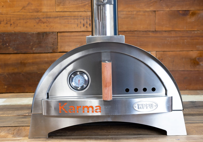 Compact footprint, pro-grade finish—ideal for serious backyard cooks who want restaurant-quality results at home.