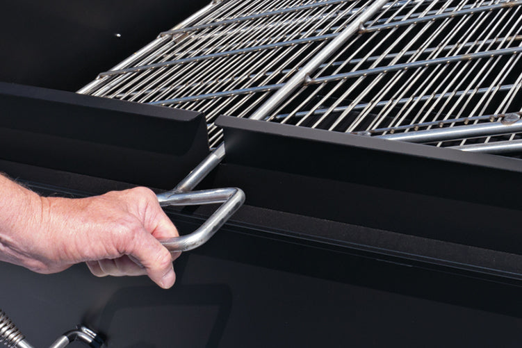Balanced Rotating Grates with Comfortable Handles on Chicken Cooker