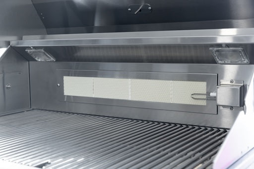 The powerful rear infrared burner adds high-heat finishing capability for perfectly browned roasts and poultry.