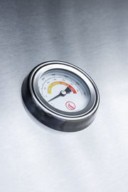 Easy-to-read hood thermometer helps you dial in low-and-slow, roasting, or searing temps without constantly lifting the lid.